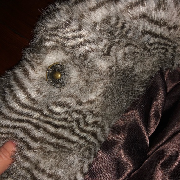 Beautiful ANGIE faux fur jacket 🧥 💕 - Picture 3 of 4